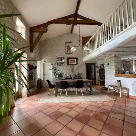 Villa Avec Piscine Soyaux